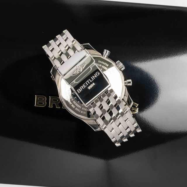 Breitling Navitimer Chronograph GMT 46 A24322 Image 3